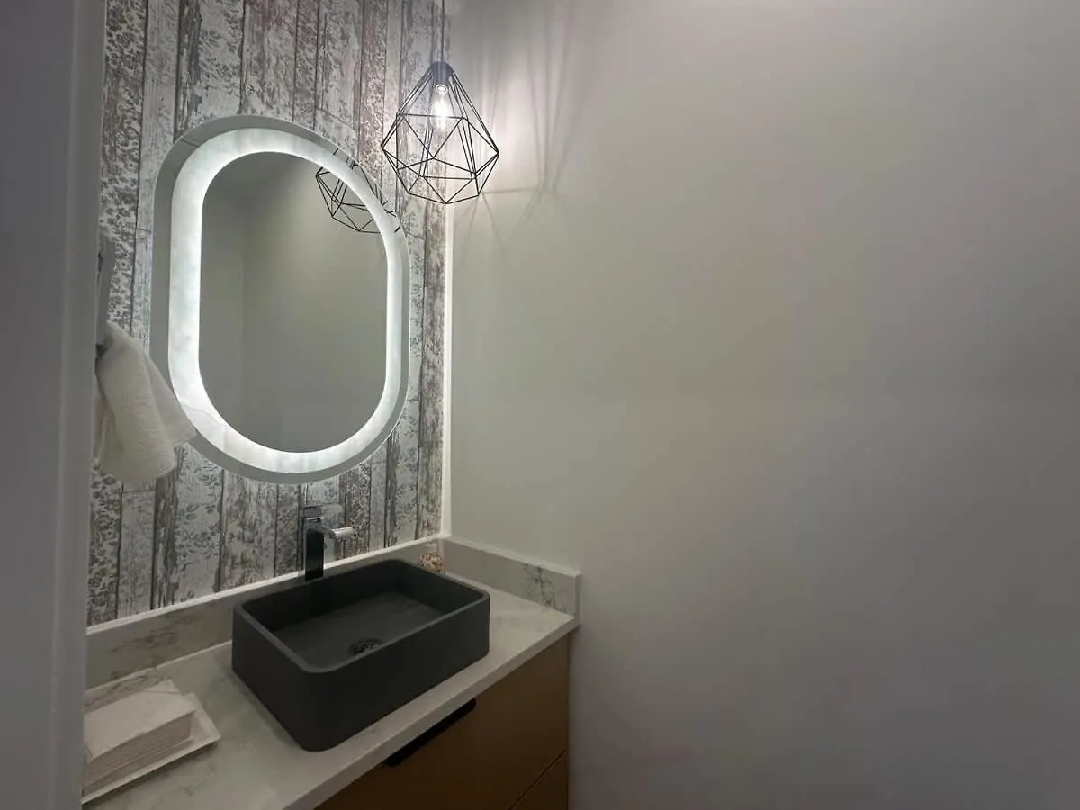 Pristine Brand New Duplex, Prime Location! Villa Vancouver