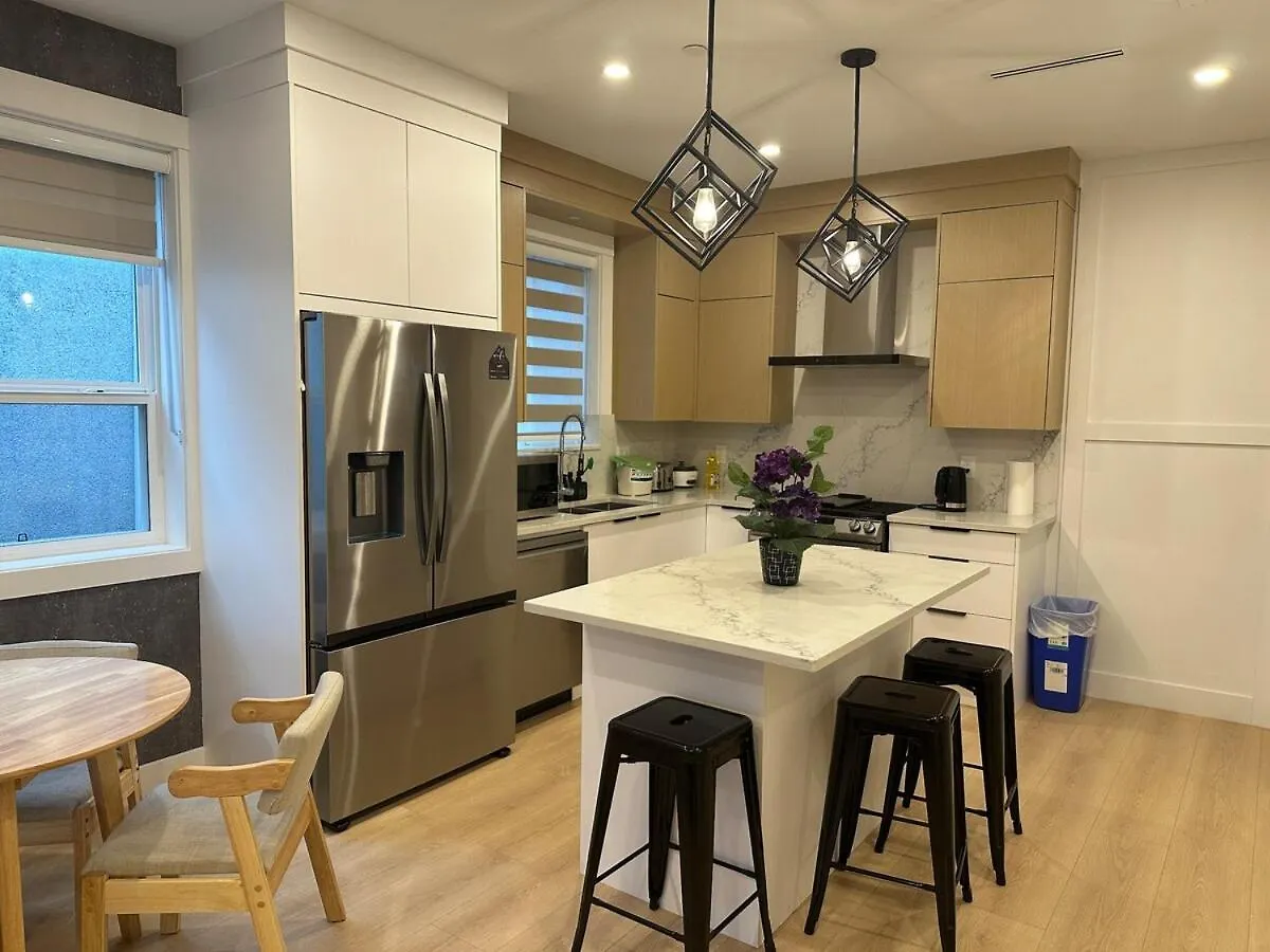 Pristine Brand New Duplex, Prime Location! Villa Vancouver Canada